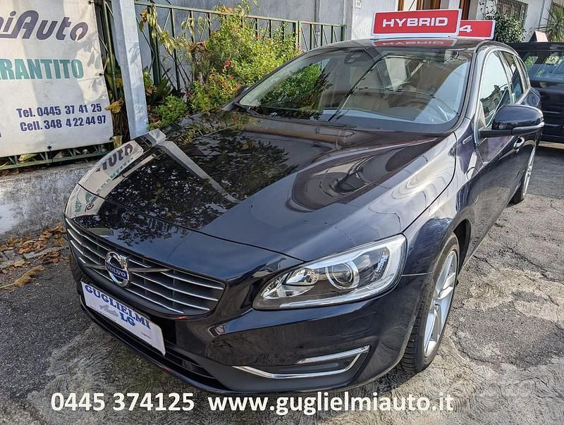 Blu Usata 2017 Volvo V60 R-Design Station wagon | 17.900 € (Buon prezzo) - Immagine 1/4