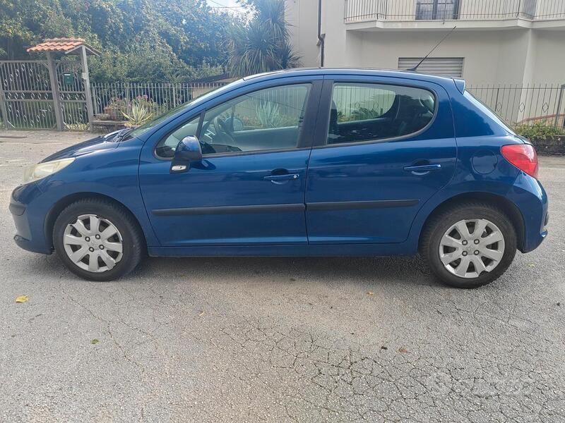 Usata Peugeot 207 2010 Blu Utilitaria