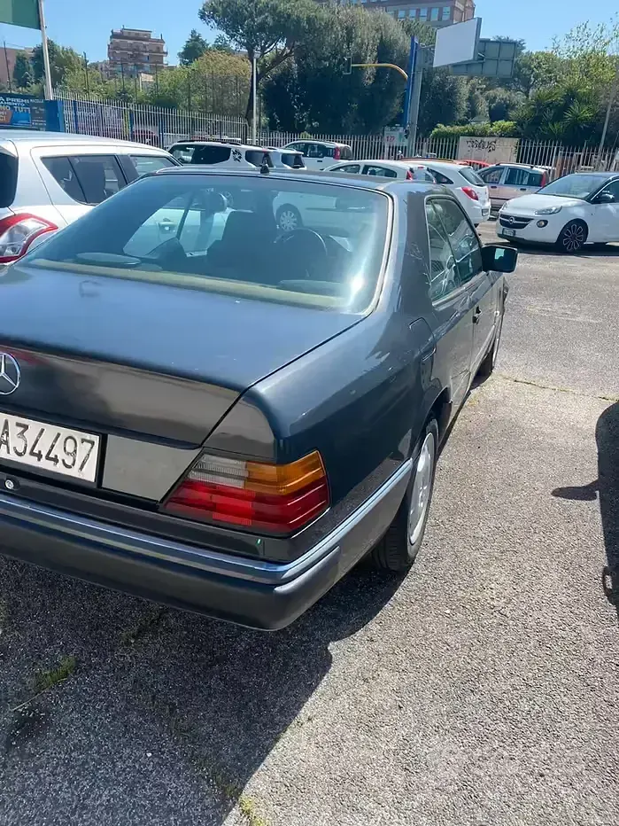 Usata Mercedes 230 136 CV (100 kW) 1990 Nero Coupé