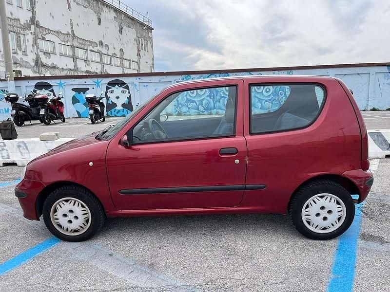 Usata Fiat 600 54 CV (39 kW) 2002 Rosso Monovolume