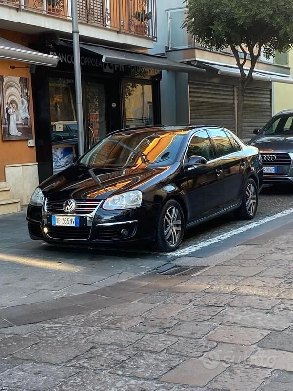 Nero Usata 2006 VW Jetta Sportline Tre volumi | 2800 € - Immagine 1/4