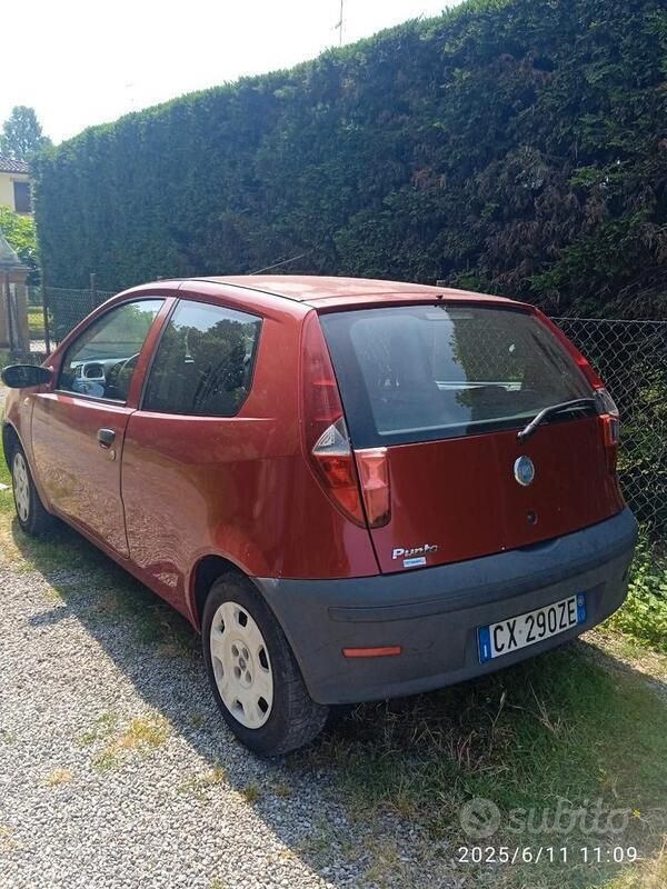 Usata Fiat Punto 60 CV (44 kW) 2006 Rosso Utilitaria