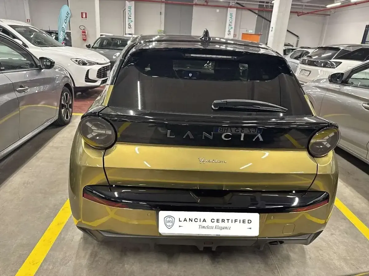 Usata Lancia Ypsilon 101 CV (74 kW) 2024 Giallo Utilitaria