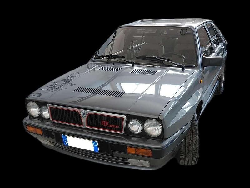 Usata Lancia Delta 181 CV (133 kW) 1989 Argento Utilitaria
