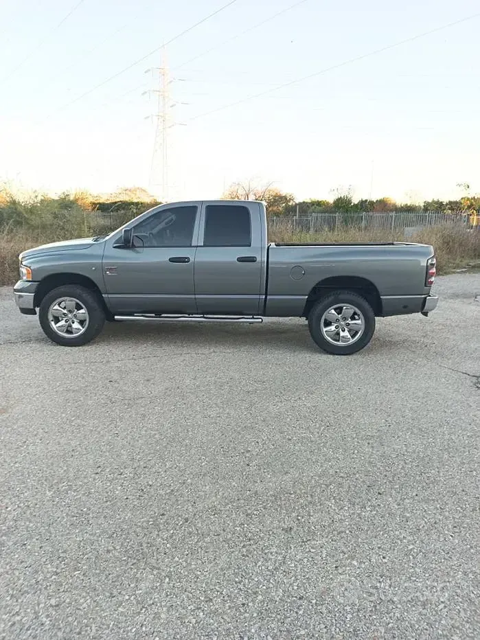 Usata Dodge Ram 345 CV (253 kW) 2005 Grigio Pick-up