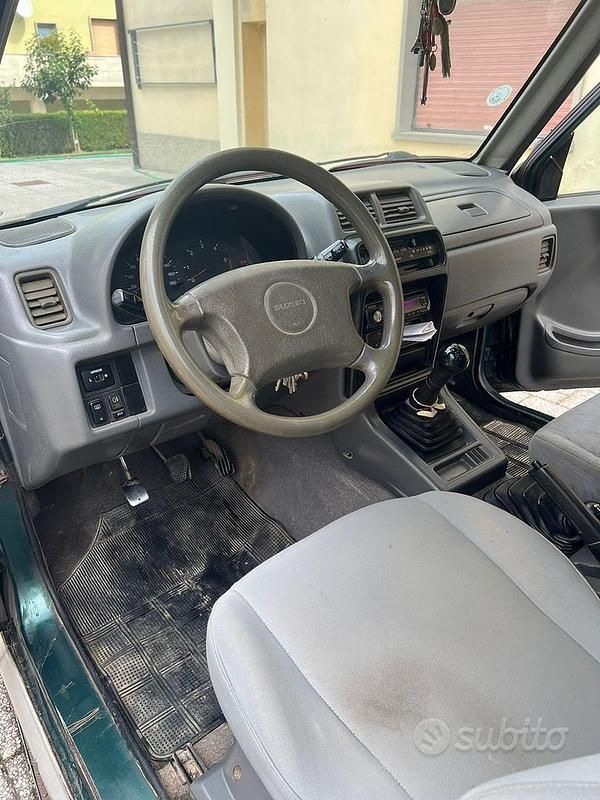 Usata Suzuki Vitara 87 CV (63 kW) 2002 Verde SUV