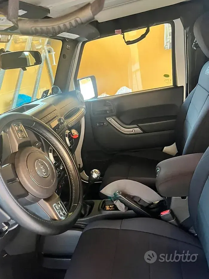 Usata Jeep Wrangler 200 CV (147 kW) 2011 Grigio SUV