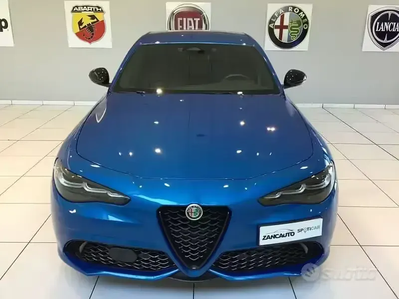 Usata Alfa Romeo Giulia Sprint 280 CV (205 kW) 2024 Blu Berlina