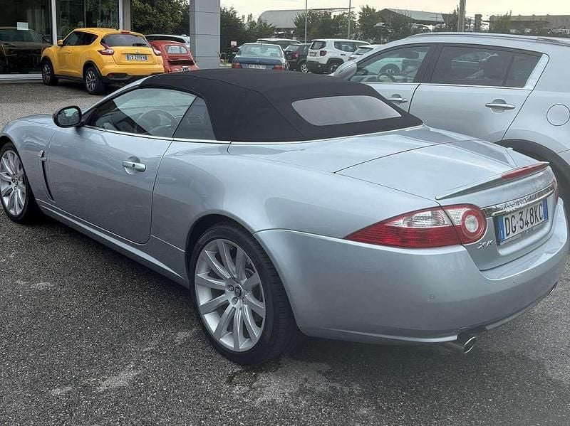 Usata Jaguar XK 298 CV (219 kW) 2007 Argento Cabrio