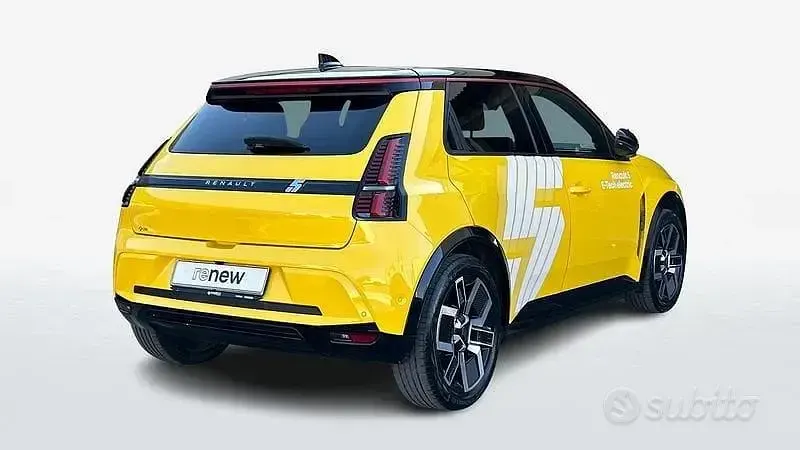 Usata Renault 5 E-Tech Iconic 110 kW (150 CV) 2024 Giallo Berlina