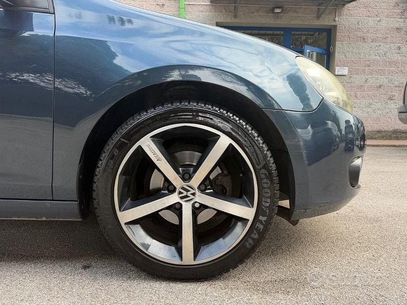 Usata VW Golf VI Comfortline 102 CV (75 kW) 2009 Blu Utilitaria