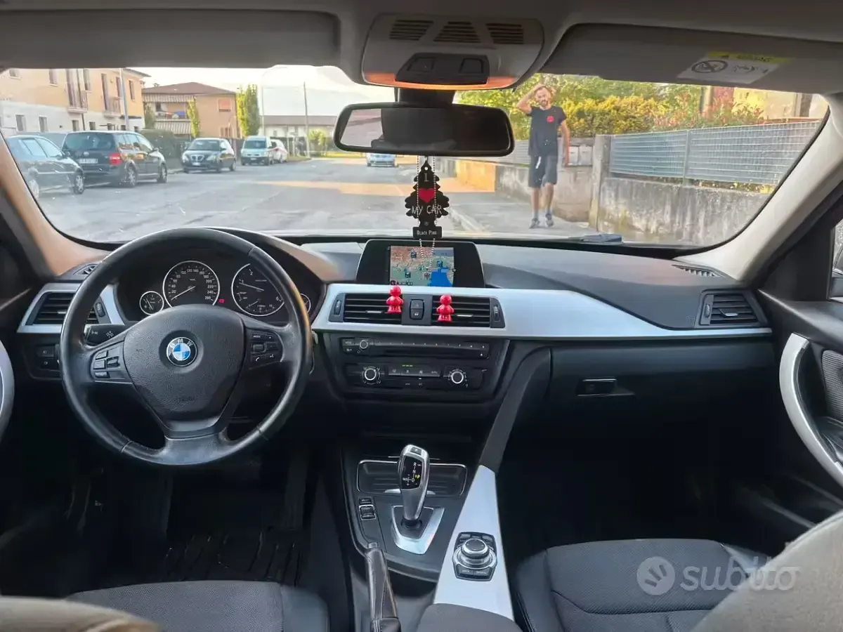 Usata BMW 318 143 CV (105 kW) 2014 Nero Station wagon