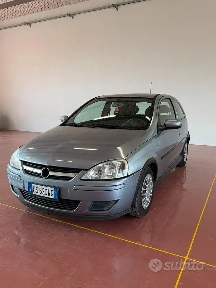 Usata Opel Corsa 80 CV (58 kW) 2005 Utilitaria