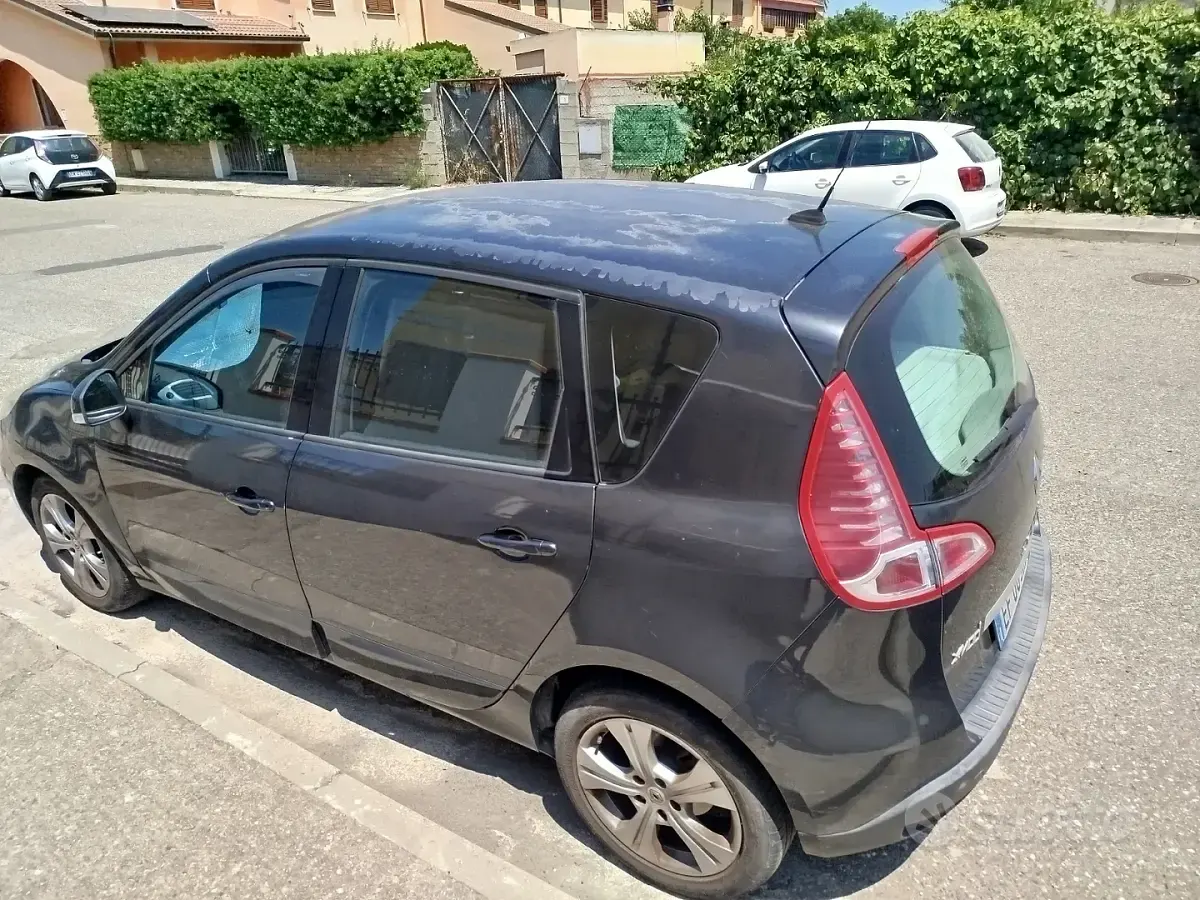 Usata Renault Scenic E-Tech 110 CV (80 kW) 2010 Grigio Monovolume