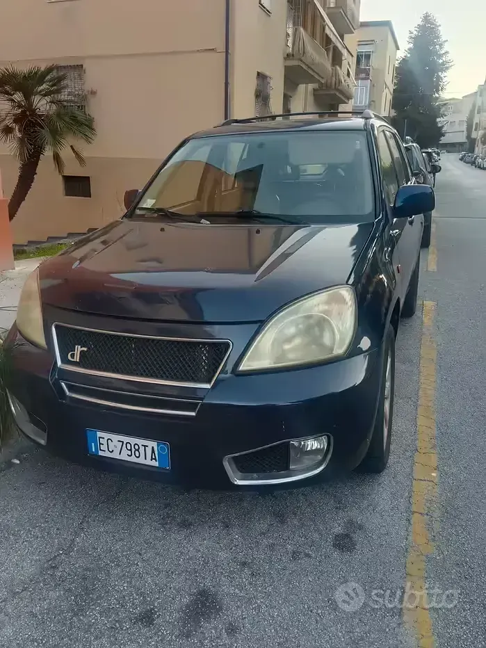 Usata DR DR5 120 CV (88 kW) 2010 Blu SUV