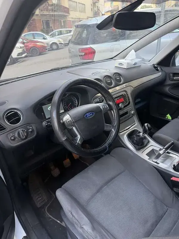 Usata Ford S-MAX Titanium 140 CV (102 kW) 2010 Monovolume