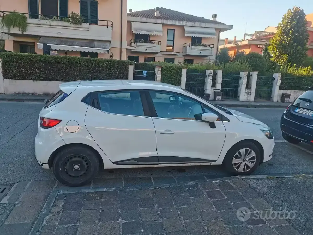 Usata Renault Clio IV Life 90 CV (66 kW) 2017 Bianco Berlina