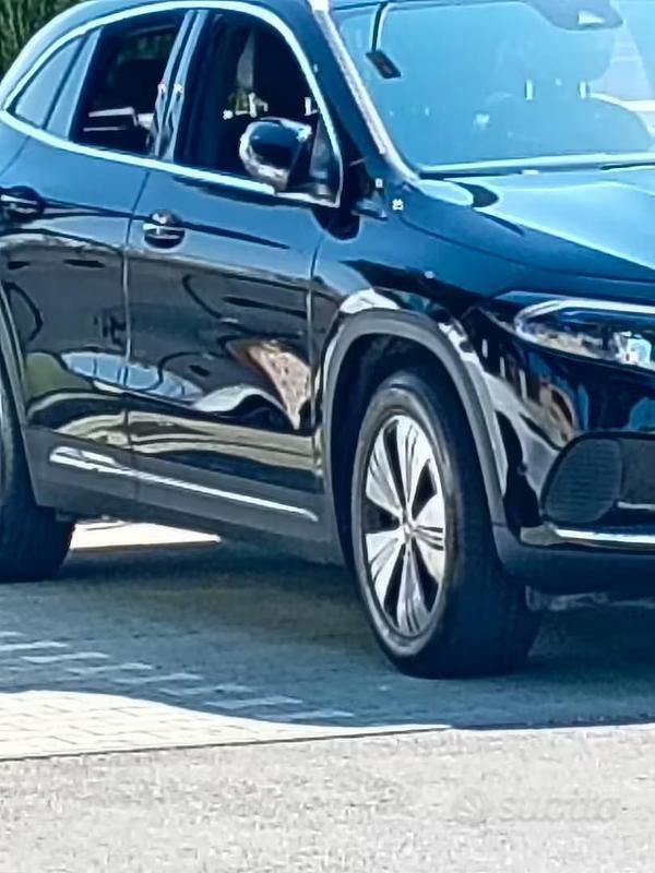 Usata Mercedes EQA250 22 kW (30 CV) 2023 Nero SUV