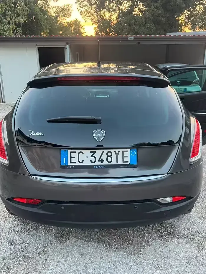 Usata Lancia Delta 120 CV (88 kW) 2010 Utilitaria