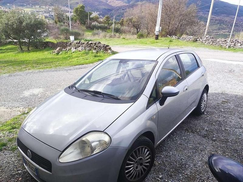 Usata Fiat Grande Punto Dynamic 75 CV (55 kW) 2007 Utilitaria