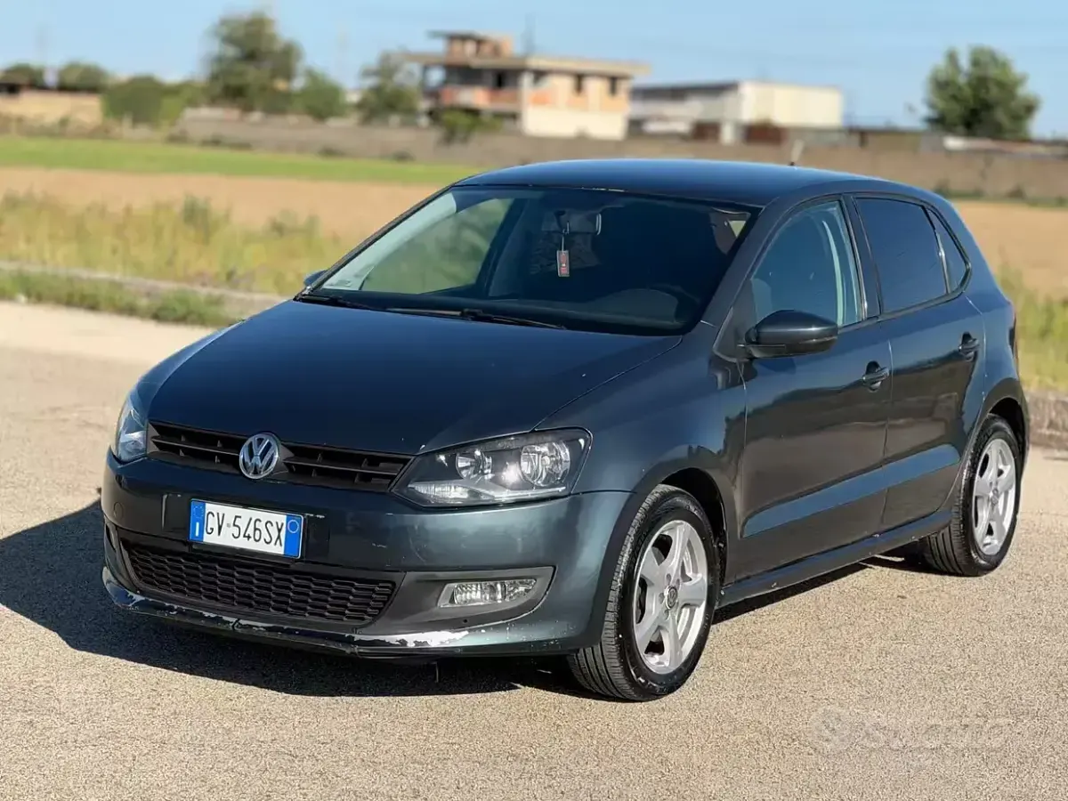 Usata VW Polo Comfortline 90 CV (66 kW) 2011 Grigio Utilitaria