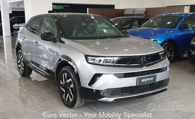 Usata Opel Mokka 131 CV (96 kW) 2025 Grigio SUV