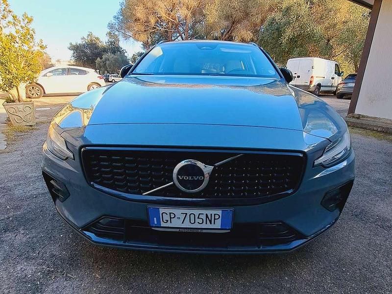 Usata Volvo V60 Ultimate 197 CV (144 kW) 2023 Grigio Station wagon