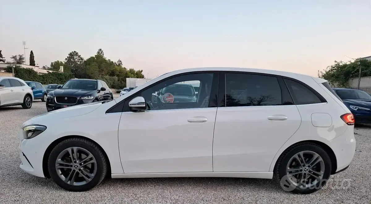 Usata Mercedes B180 116 CV (85 kW) 2020 Bianco Monovolume