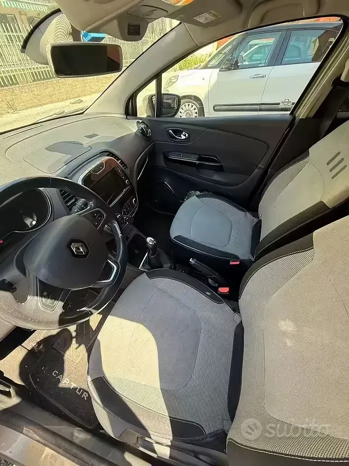 Usata Renault Captur 110 CV (80 kW) 2016 SUV