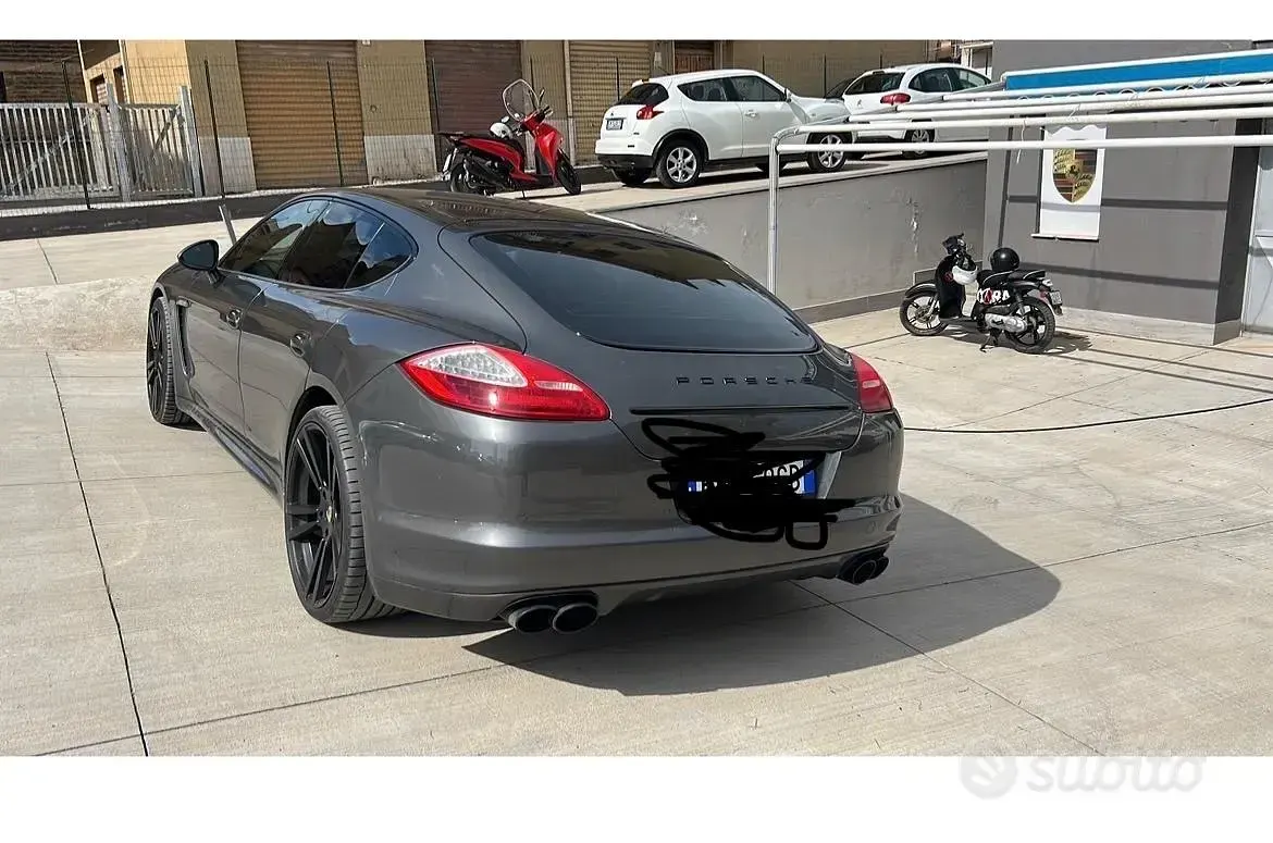 Usata Porsche Panamera Diesel 250 CV (183 kW) 2012 Grigio Utilitaria
