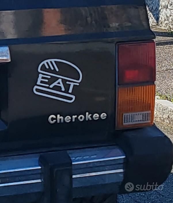 Usata Jeep Cherokee 130 CV (95 kW) 1989 Nero SUV