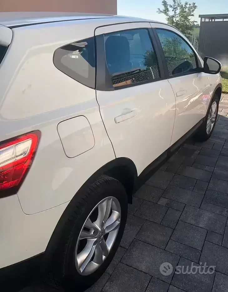 Usata Nissan Qashqai 106 CV (77 kW) 2011 Bianco SUV