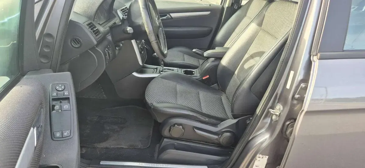 Usata Mercedes A180 Avantgarde 109 CV (80 kW) 2010 Grigio Monovolume