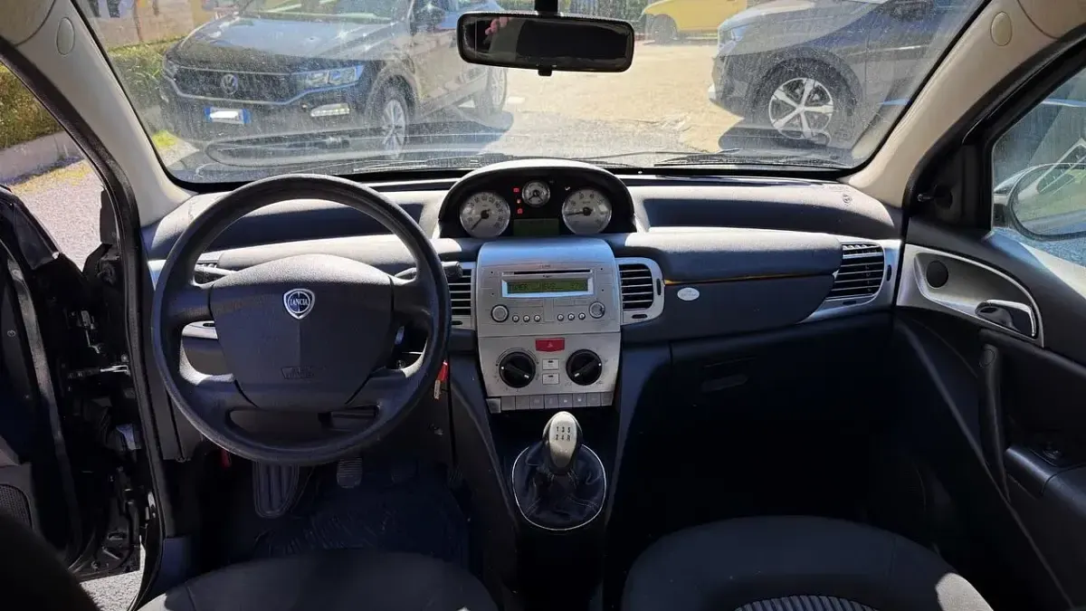 Usata Lancia Ypsilon 75 CV (55 kW) 2008 Nero Utilitaria
