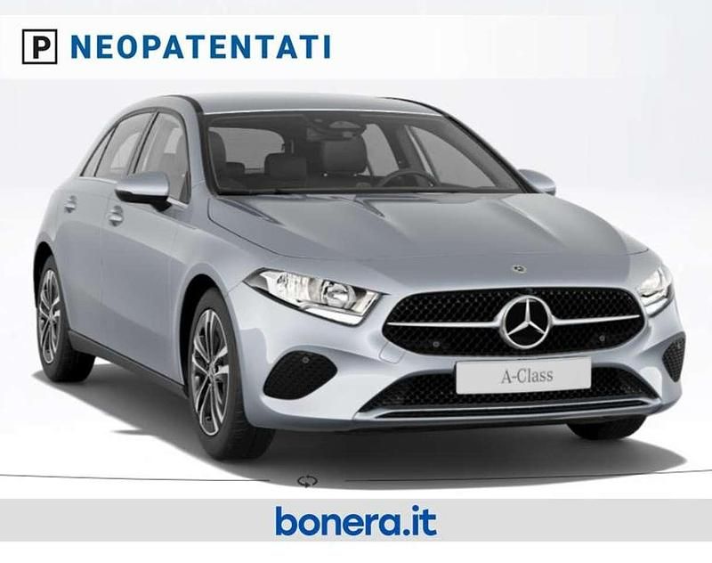 Nuova Mercedes A180 Executive 136 CV (100 kW) 2026 Argento hightech Berlina