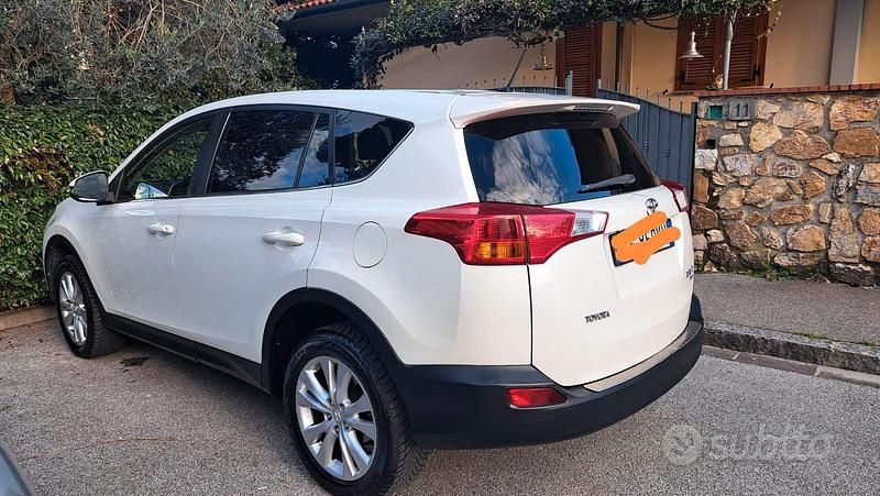 Usata Toyota RAV4 2013 Bianco Berlina