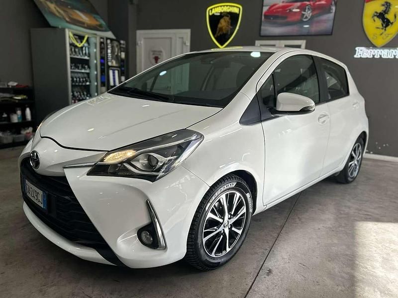 Usata Toyota Yaris Active 72 CV (52 kW) 2019 Bianco Berlina