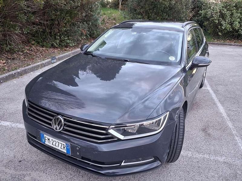 Usata VW Passat Business 120 CV (88 kW) 2018 Grigio Station wagon