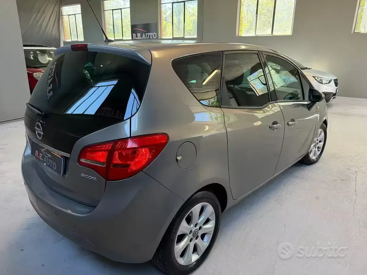 Usata Opel Meriva 85 CV (62 kW) 2013 Grigio Monovolume