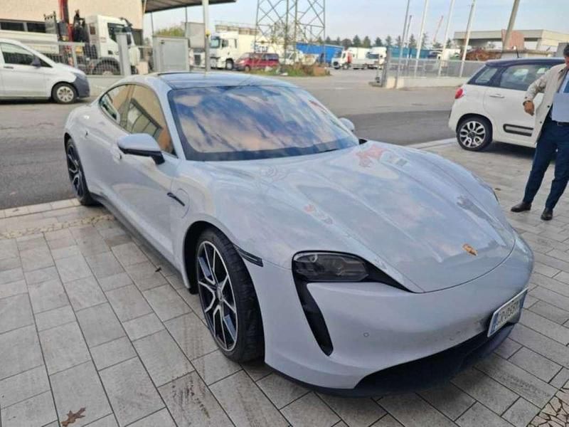 Usata Porsche Taycan 119 kW (163 CV) 2023 Bianco Berlina