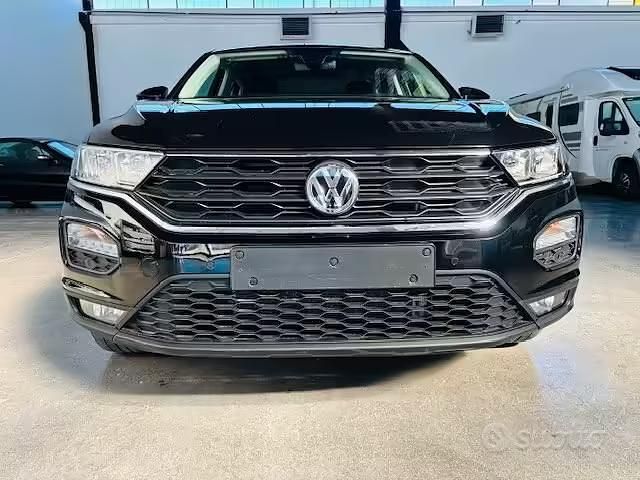 Usata VW T-Roc Style 115 CV (84 kW) 2018 Nero SUV