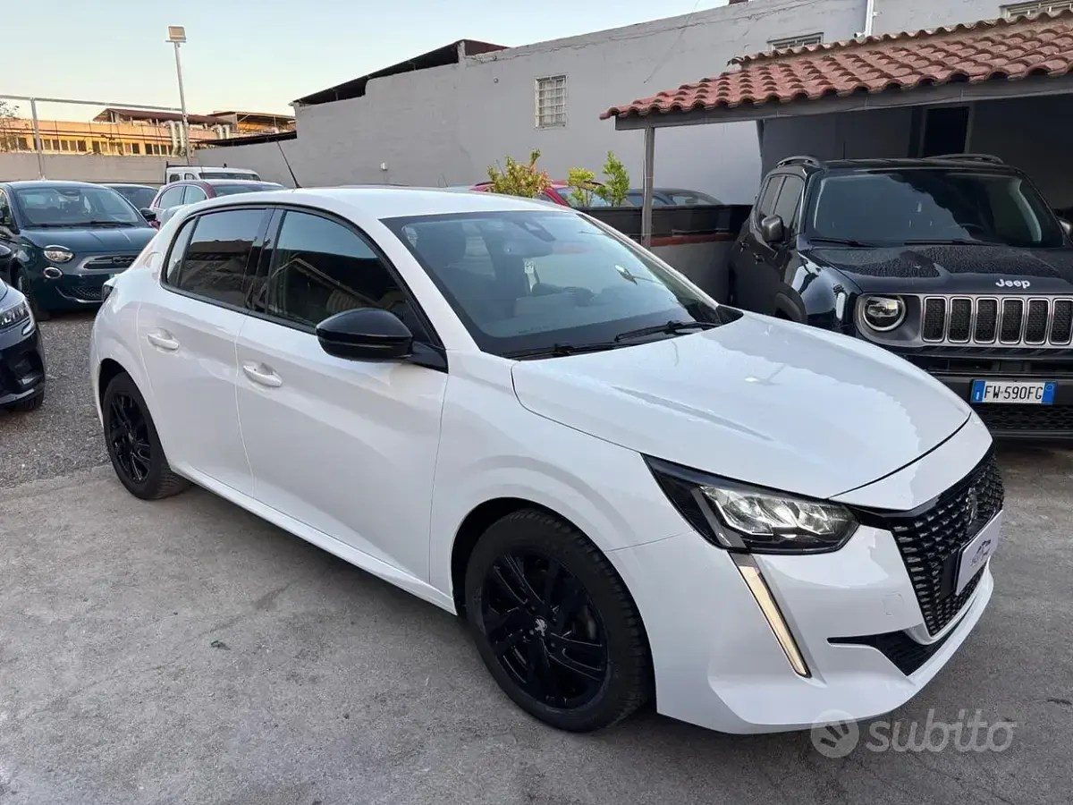 Usata Peugeot 208 Allure 101 CV (74 kW) 2021 Bianco Utilitaria