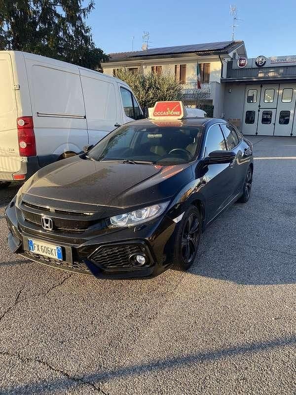 Usata 2019 Honda Civic Elegance Tre volumi | 18.000 € (Buon prezzo) - Immagine 1/4