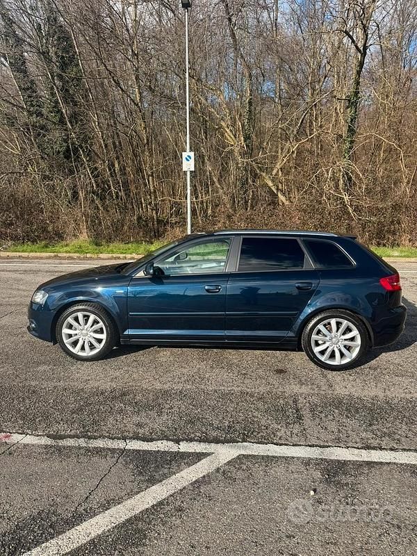 Usata Audi A3 125 CV (91 kW) 2010 Blu Utilitaria