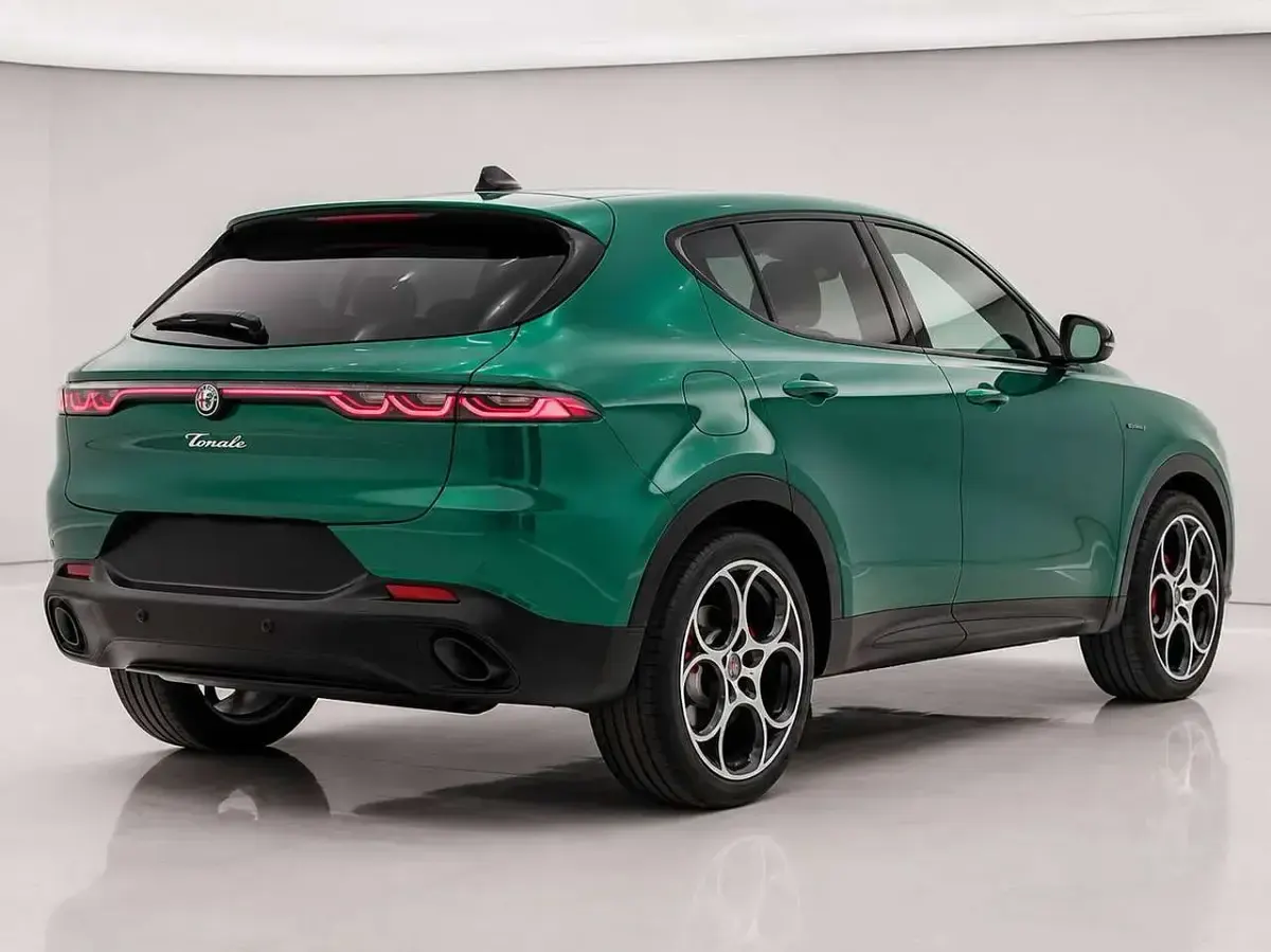 Nuova Alfa Romeo Tonale Veloce 160 CV (117 kW) 2025 Diversi colori SUV