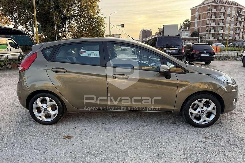 Usata Ford Fiesta 60 CV (44 kW) 2012 Giallo Utilitaria