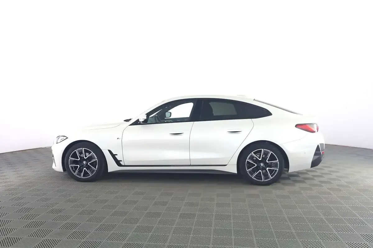 Usata BMW 420 M Sport 190 CV (139 kW) 2023 Mineral white Berlina