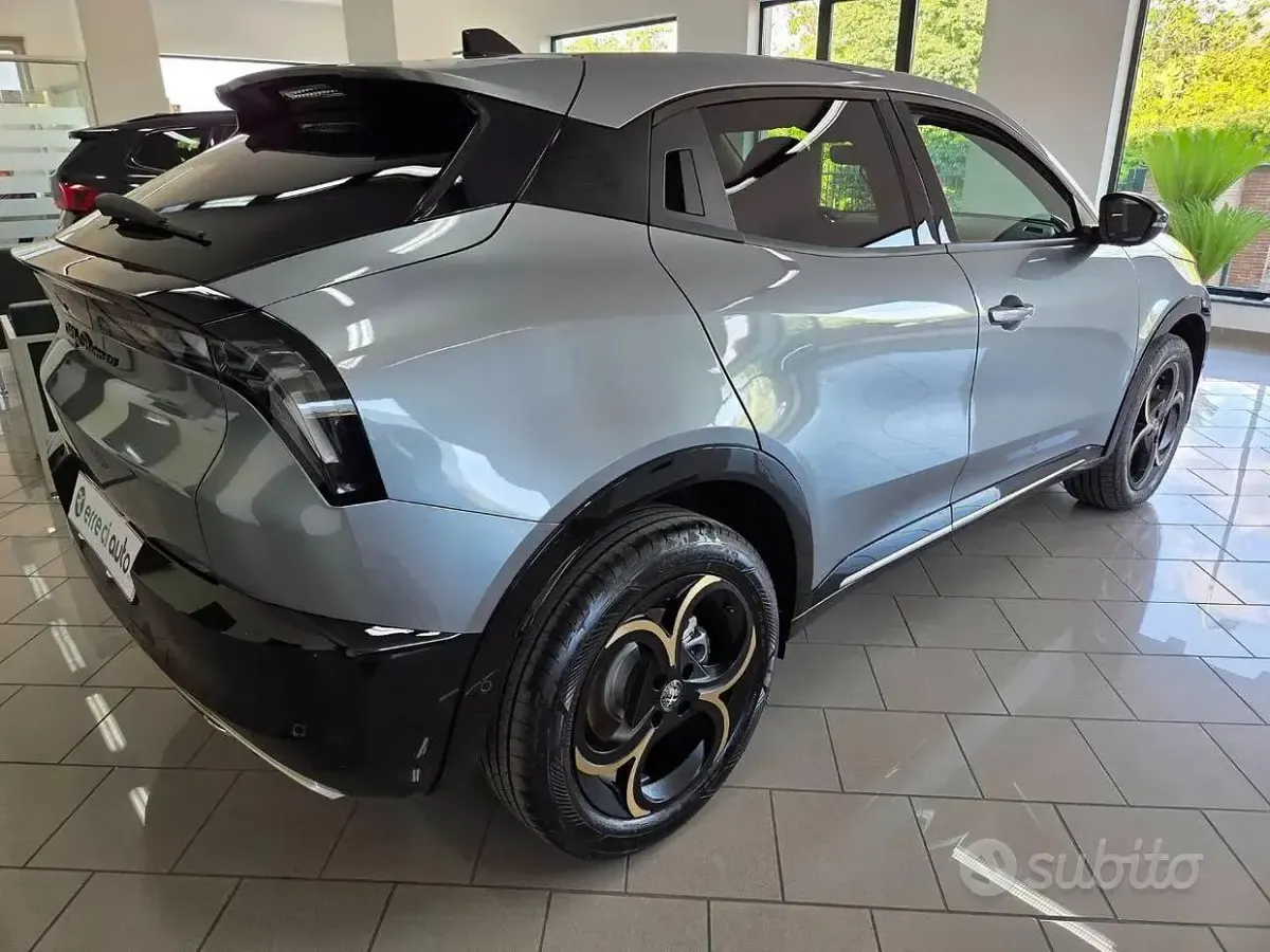 Nuova Alfa Romeo GT Junior 136 CV (100 kW) 2025 Grigio SUV