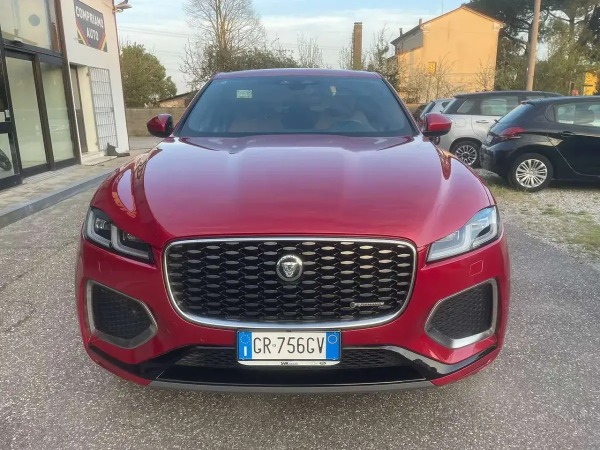 Usata Jaguar F-Pace R-Dynamic 204 CV (150 kW) 2023 Rosso SUV