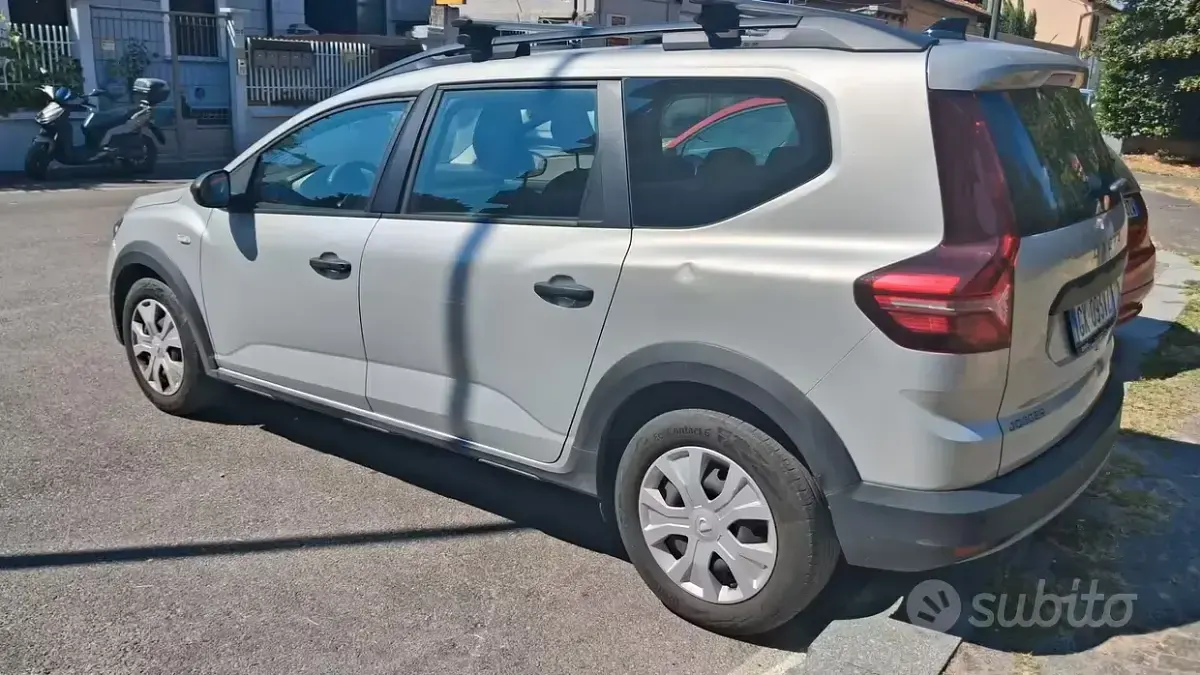 Usata Dacia Jogger 101 CV (74 kW) 2022 Grigio Monovolume